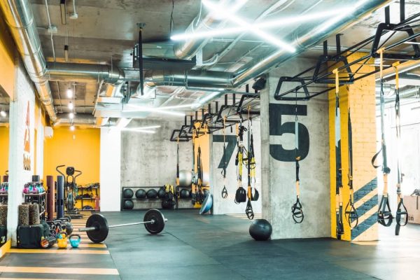 Instalación de suelo gimnasio de alta resistencia